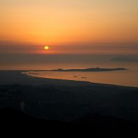 Patti e Milazzo Golf. Sulla destra troveremo Vulcano e Lipari.